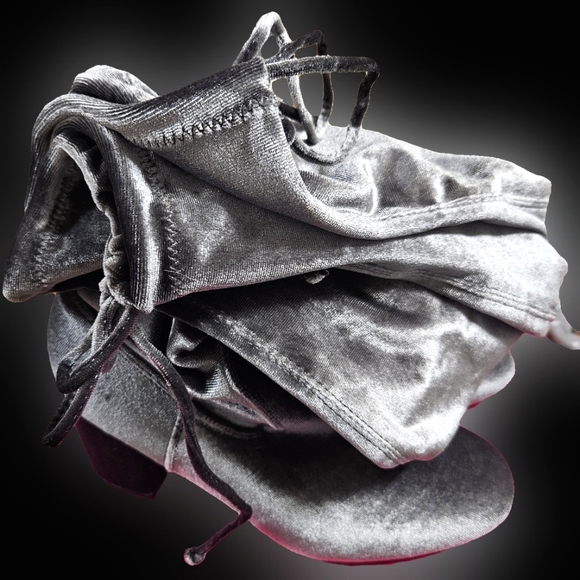 Adina Gray Velvet WC - Picture 9 of 10